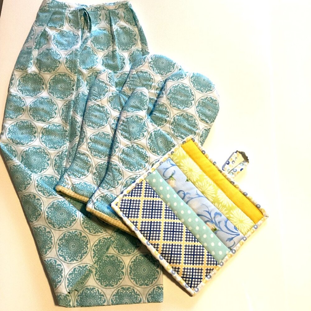 Handmade Waist Apron + Matching Oven Mitts + Pot Holder Kitchen Linens Home Deco